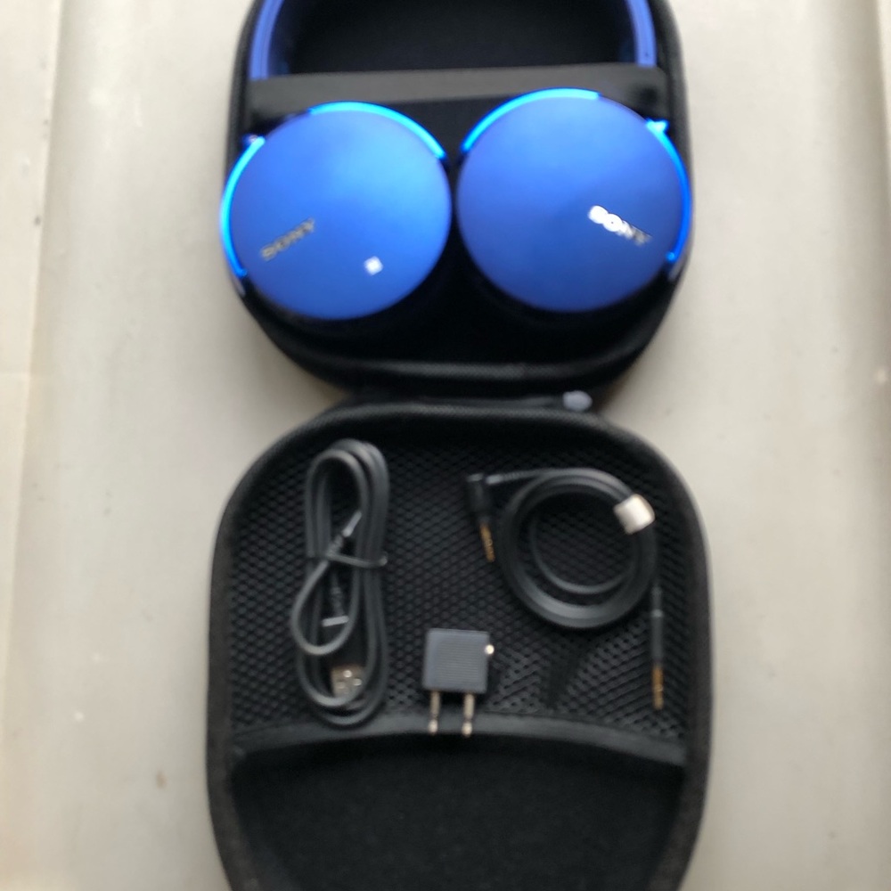 Sony MDR-XB950BT Extra Bass Bluetooth Headphones